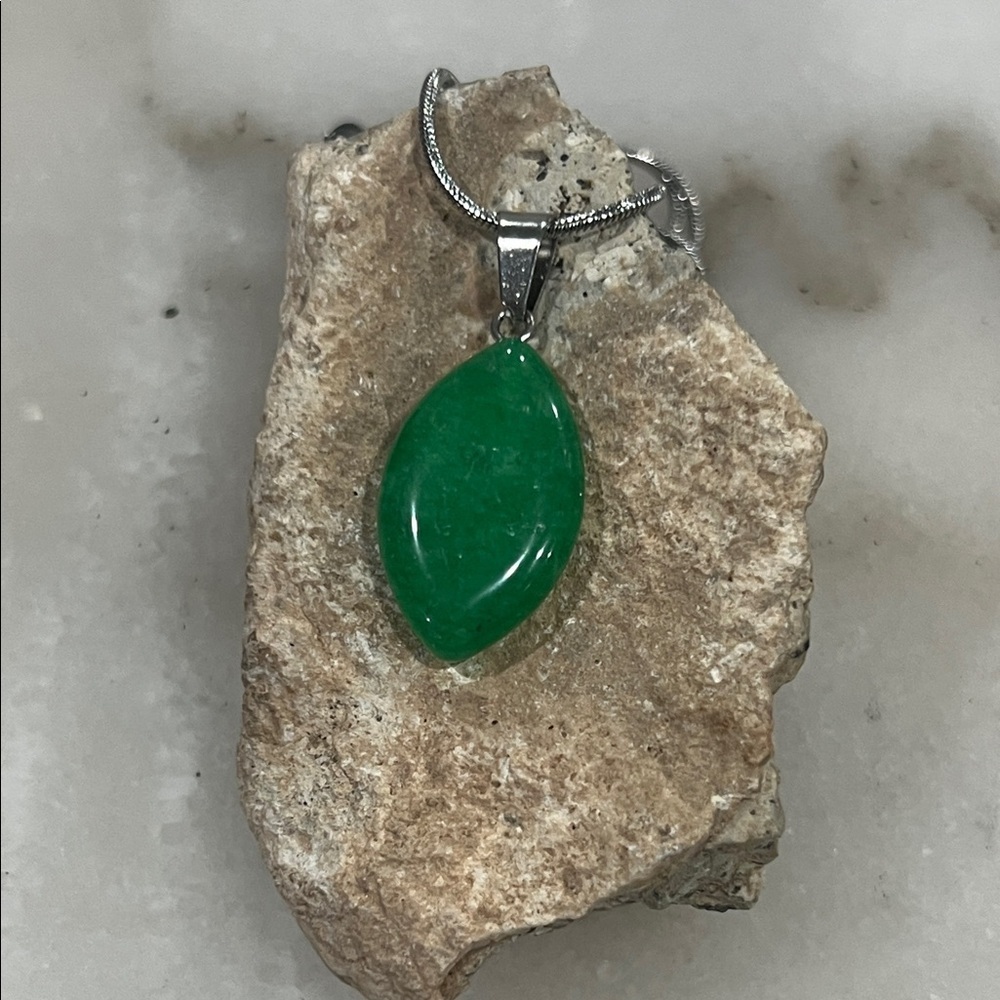 Green Candy Quartz Pendant Necklace
